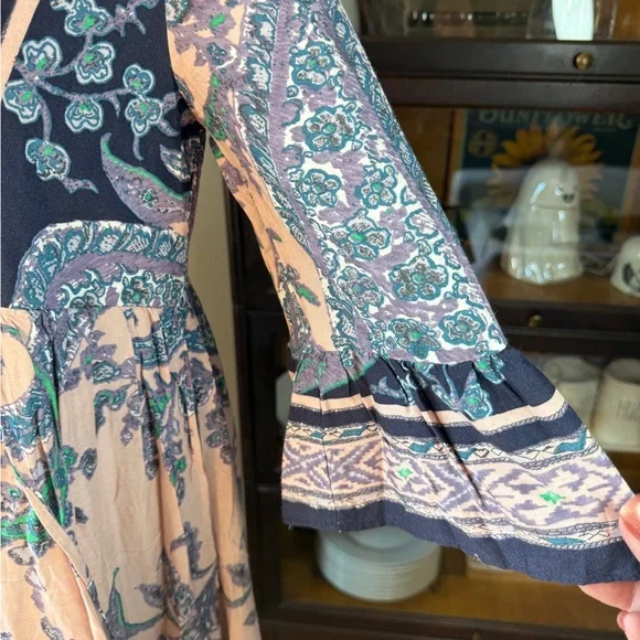 Jodifl Boho Paisley Print Lace Up Neck Maxi Dress Size S NWT - Picture 3 of 10